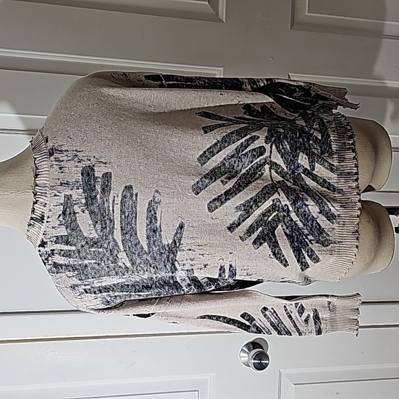 Nic & Zoe pop over crew neck sweater cream and blue. PM. Raw hem. - Picture 6 of 8